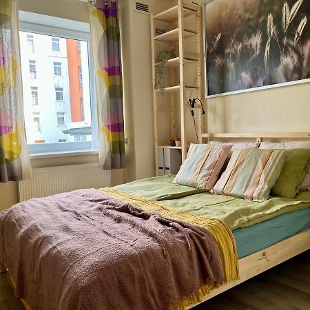Cozy Vibes Like Home It Is Quiet Apartment With Three Bedrooms Rīga Exterior foto