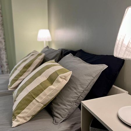 Cozy Vibes Like Home It Is Quiet Apartment With Three Bedrooms Rīga Exterior foto