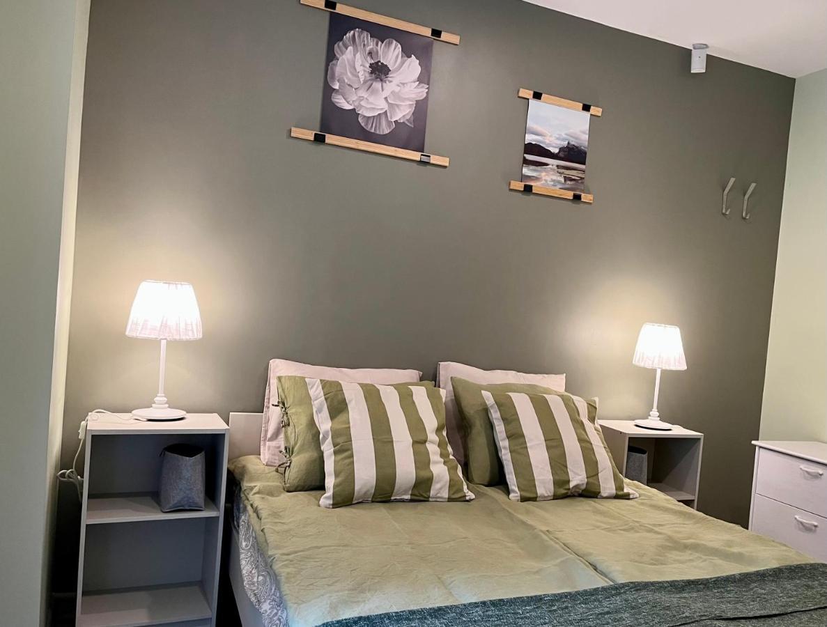Cozy Vibes Like Home It Is Quiet Apartment With Three Bedrooms Rīga Exterior foto