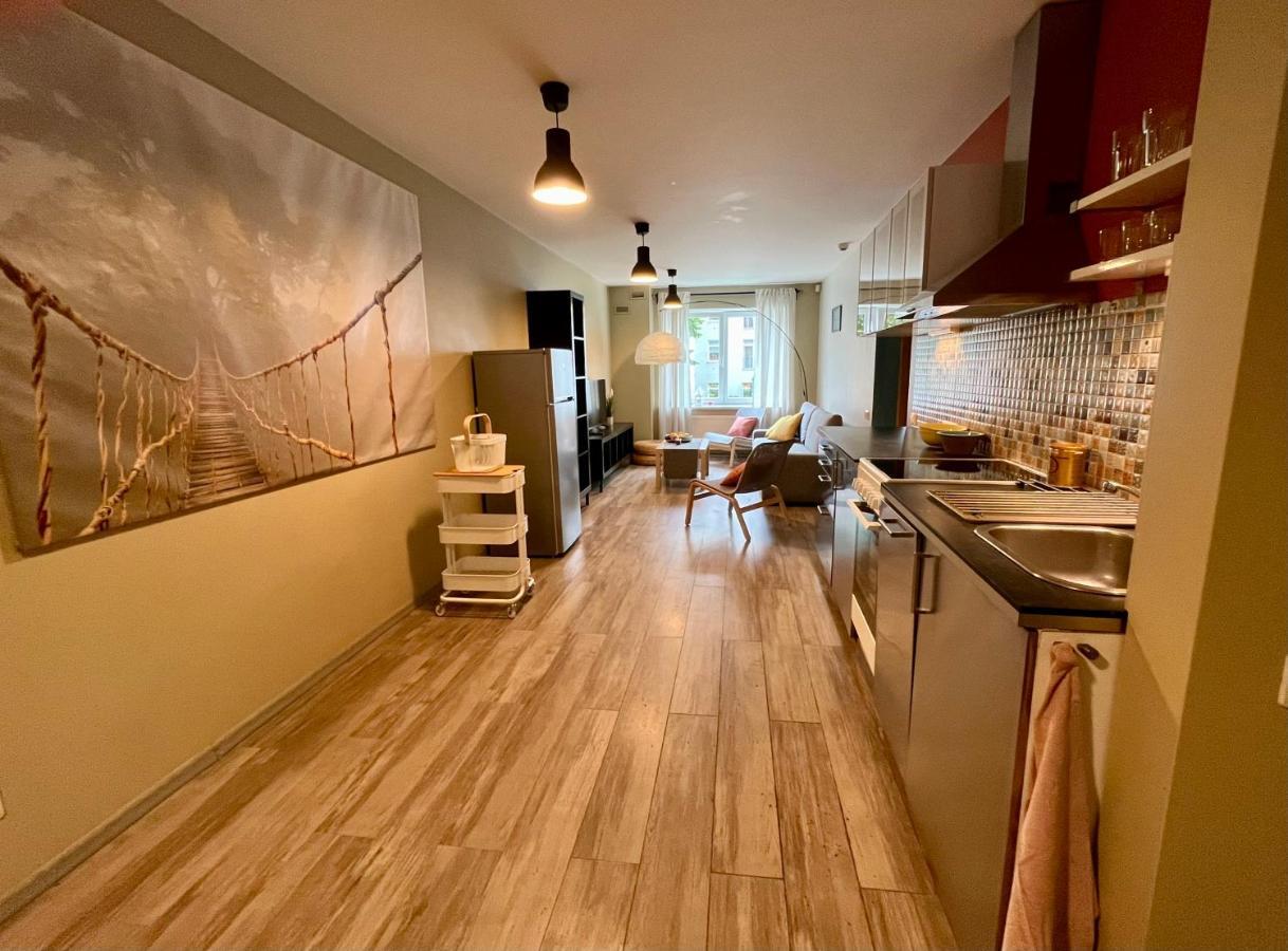 Cozy Vibes Like Home It Is Quiet Apartment With Three Bedrooms Rīga Exterior foto