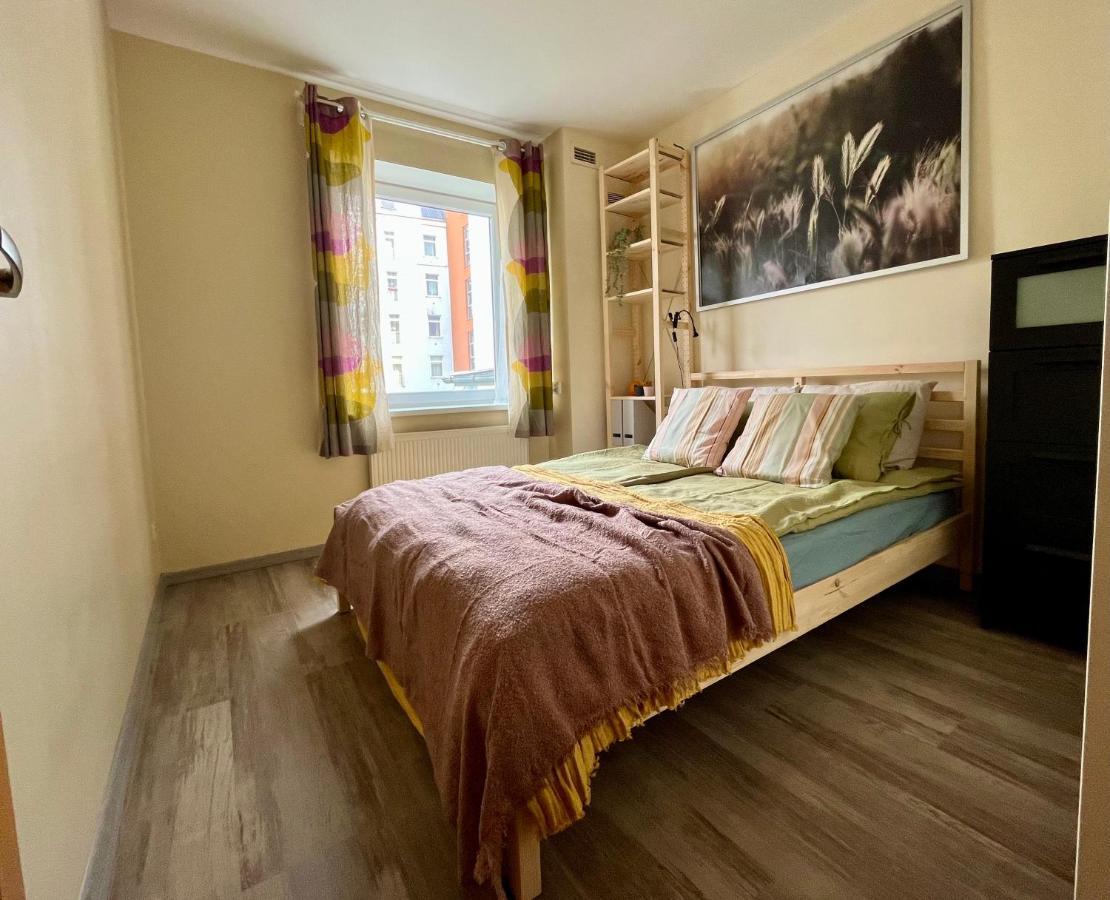 Cozy Vibes Like Home It Is Quiet Apartment With Three Bedrooms Rīga Exterior foto