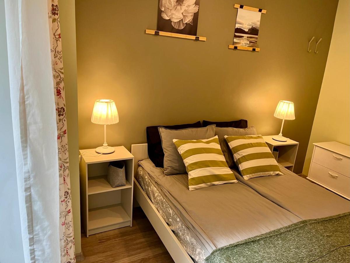 Cozy Vibes Like Home It Is Quiet Apartment With Three Bedrooms Rīga Exterior foto
