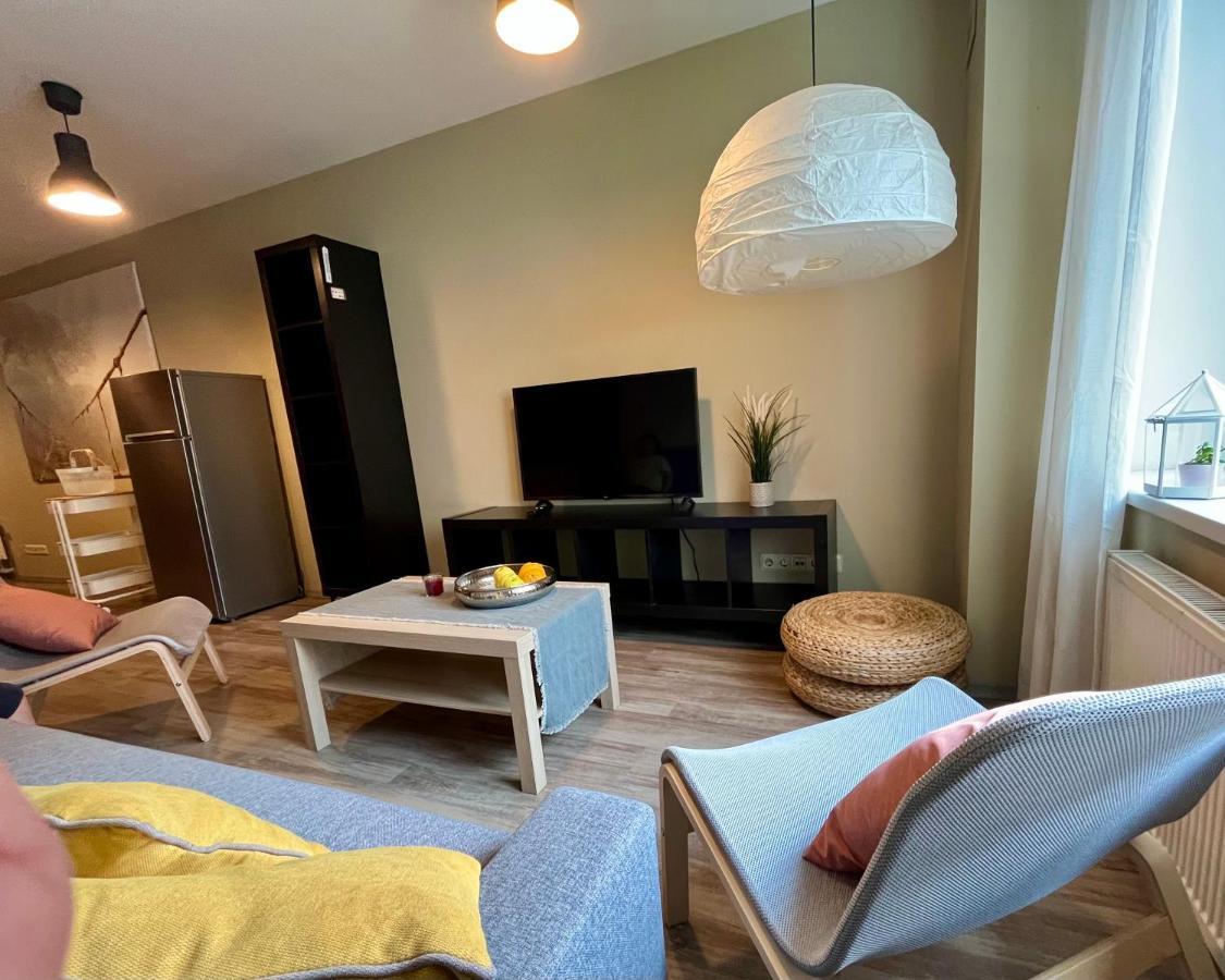 Cozy Vibes Like Home It Is Quiet Apartment With Three Bedrooms Rīga Exterior foto